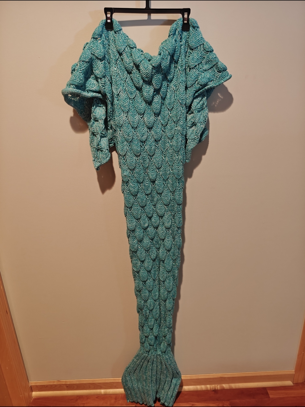 Cozy Teal Mermaid Tail Knit Blanket - Soft Crochet Throw